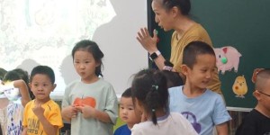 【社会实践】学习榜样力量，不断完善自身 ——“小水滴”幼儿绘本伴读团赴莲都区图书馆学习