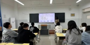 粉末飘香，落笔生花—威县第一职中举行板书设计培训